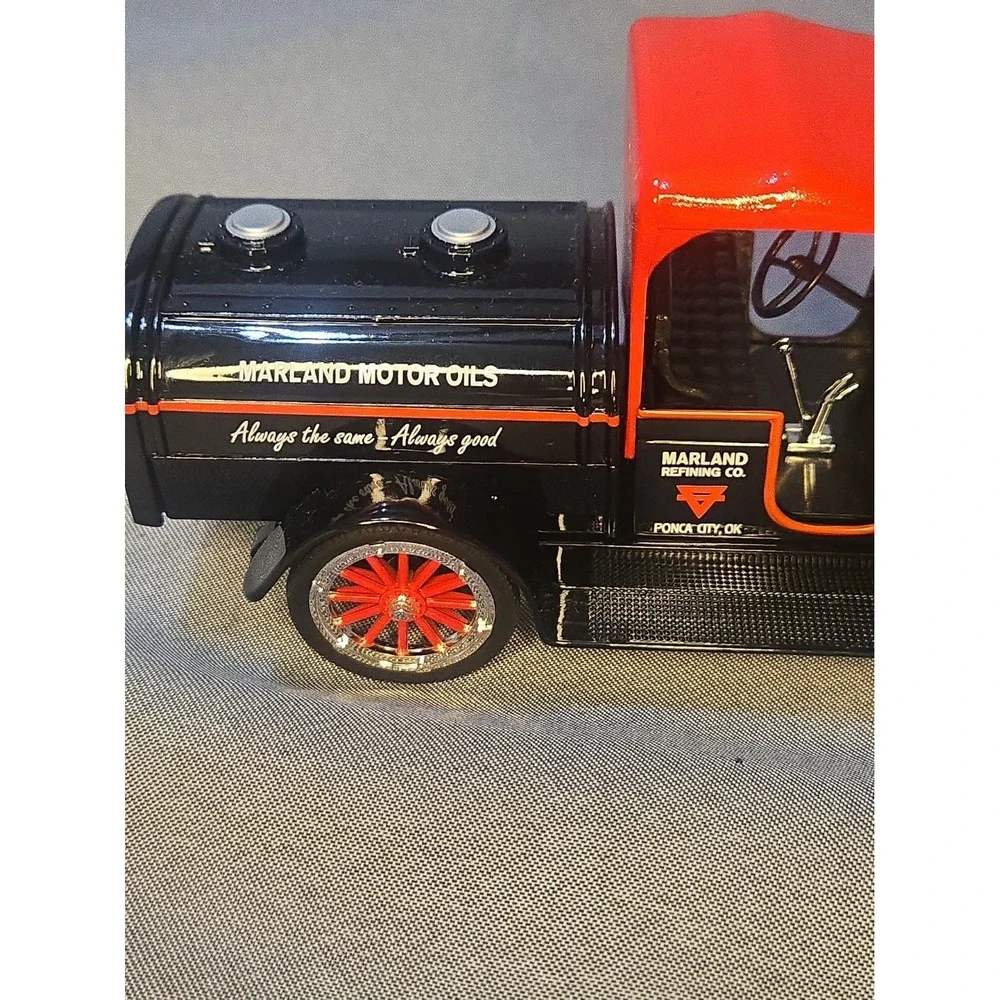 Liberty Classics 1916 Studebaker Truck Bank Marland Motor Oils Diecast With Key